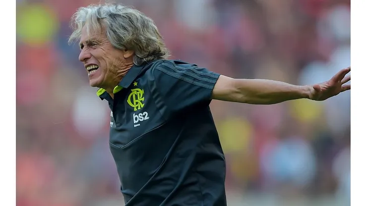 Foto: Thiago Ribeiro/AGIF - Jorge Jesus pode levar Felipe Jonatan ao Fenerbahçe, abrindo vaga para contratação de LE no Santos