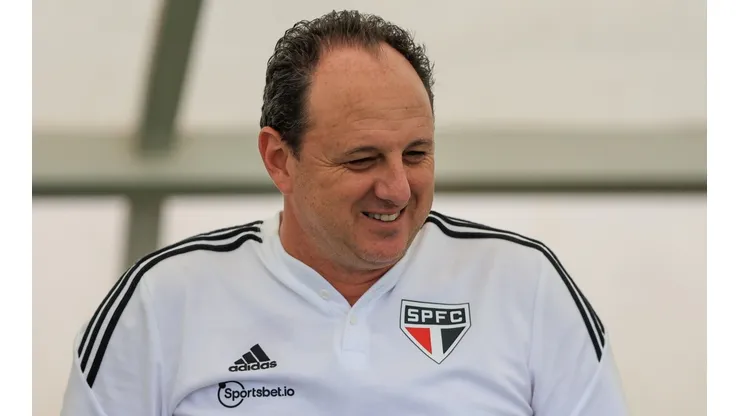 Foto: (Marcello Zambrana/AGIF) - Rogério Ceni ganhou uma 'nova' opção para a lateral esquerda do São Paulo