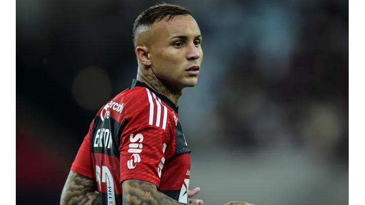Foto: Thiago Ribeiro/AGIF - Everton Cebolinha foi revelado pelo Grêmio