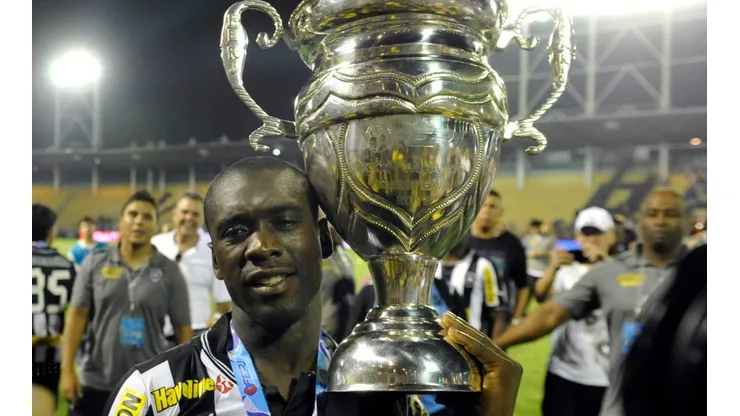 Foto: Fabio Castro/AGIF - Seedorf fez história no Botafogo