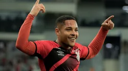 Robson Mafra/AGIF. Vitor Roque renderá 'caminhão de dinheiro' ao Furacão