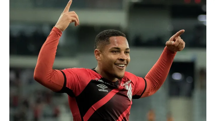 Robson Mafra/AGIF. Vitor Roque renderá 'caminhão de dinheiro' ao Furacão