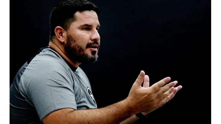 Foto: Vitor Silva/Botafogo/Divulgação - Barroca: técnico destacou jovem do Botafogo