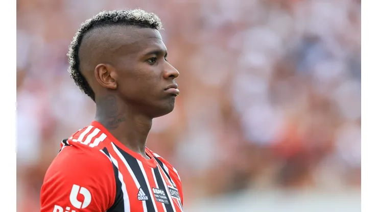 Foto: (Marcello Zambrana/AGIF) - Orejuela pode acabar 'sobrando' na escalação do São Paulo para o clássico contra o Santos