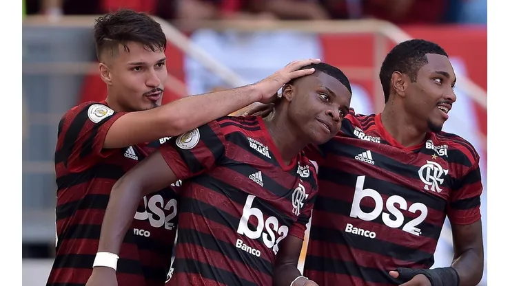 Foto: Thiago Ribeiro/AGIF -Thuler, Lincoln e Vitinho