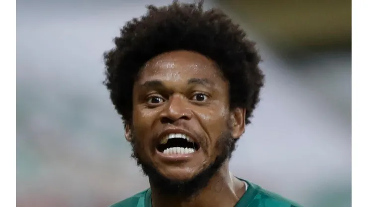Foto: Getty Images - Luis Adriano, atacante.