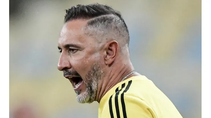 Foto: Thiago Ribeiro/AGIF - Vítor Pereira se manifestou sobre os planos do Flamengo.
