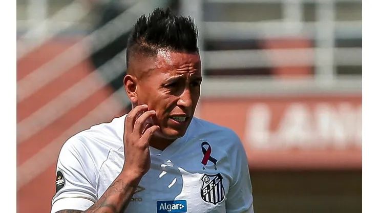 Foto: Ale Cabral/AGIF - Cueva não é bem lembrado no Santos.