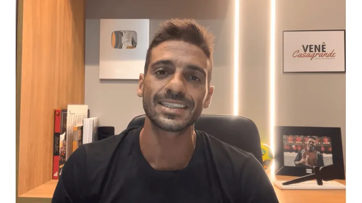 Foto: Reprodução/YouTube - Venê Casagrande: jornalista confirmou a lesão do defensor do Flamengo