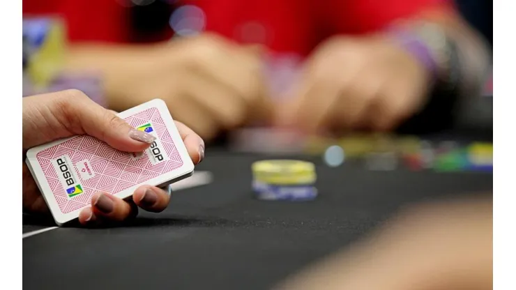 Para evoluir no poker é preciso estudar e também praticar bastante (Foto: Divulgação/BSOP)