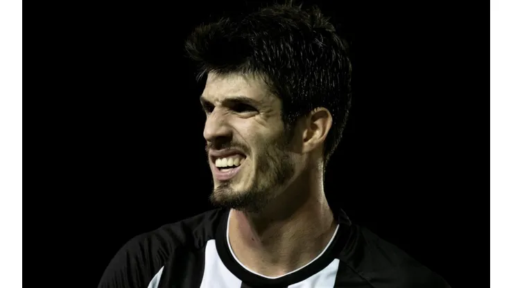 Lucas Piazon tem contrato até o meio do ano - Foto: Jorge Rodrigues/AGIF