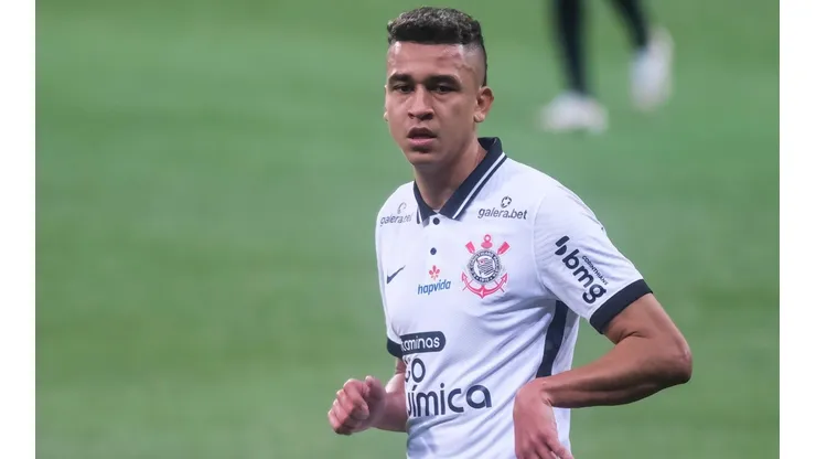 Cantillo está na mira do Santos - Foto: Marcello Zambrana/AGIF