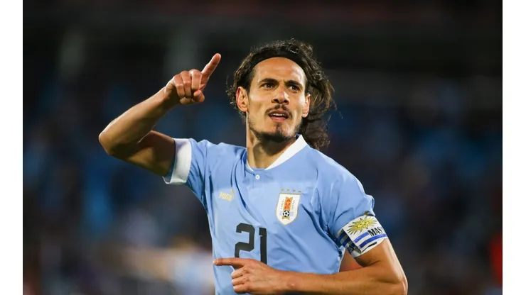 Foto: Ernesto Ryan/Getty Images - Cavani atualmente está no Valencia e foi especulado no Santos