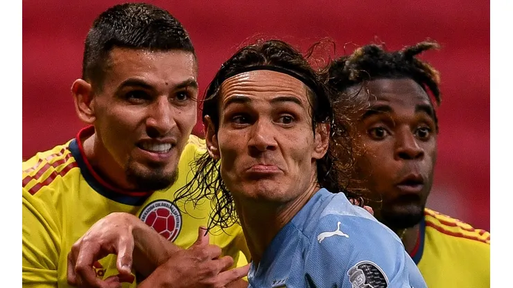 Foto: Mateus Bonomi/AGIF - Cavani vem sendo alvo de clubes do Brasil na janela de início de 2023