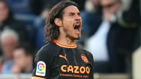 (Photo by Aitor Alcalde/Getty Images) - Santos estaria tentando trazer Cavani.