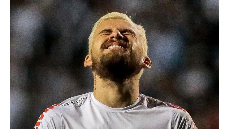 Foto: Ale Cabral/AGIF - Lucas Lima é assunto na Vila