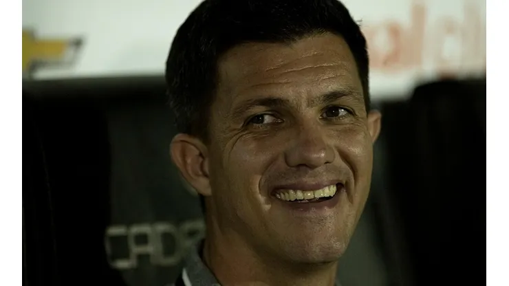Foto: Jorge Rodrigues/AGIF - Técnico do Vasco pode ter uma novidade e atrapalhar os planos do Corinthians.