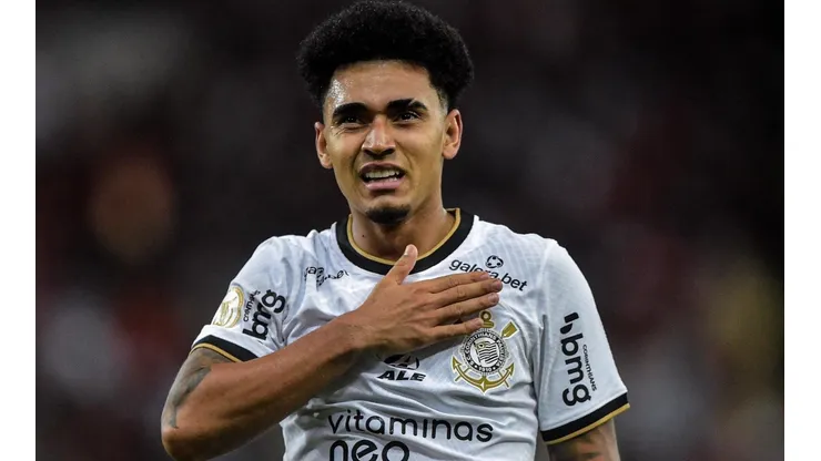 Foto: Thiago Ribeiro/AGIF - Du Queiroz ficará no banco contra o Botafogo
