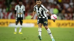 Foto: Jorge Rodrigues/AGIF - Camacho alterna a posição de reserva e titular no Santos