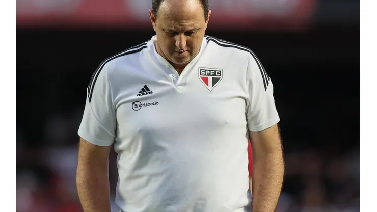 Agif/Marcello Zambrana - Rogério Ceni pega jornalista de surpresa