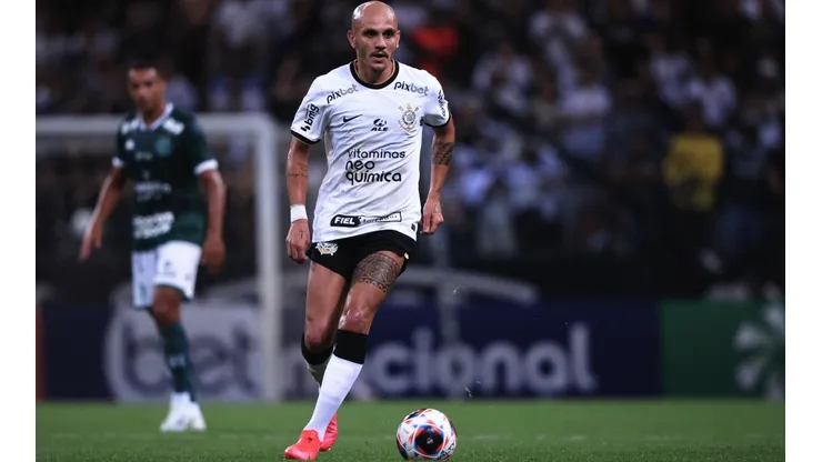 Foto: Ettore Chiereguini/AGIF - Fábio Santos foi bem na vitória do Corinthians