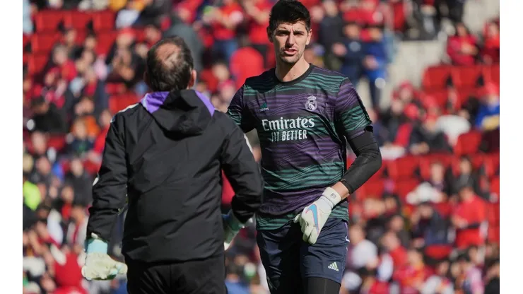 Foto: Rafa Babot/Getty Images - Courtois sentiu lesão antes de jogo contra o Mallorca