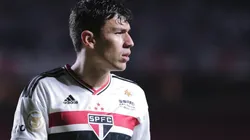 Ettore Chiereguini/AGIF/ Ferraresi passa por cirurgia e tempo de recuperação 'surpreende'; São Paulo já definiu futuro do zagueiro.