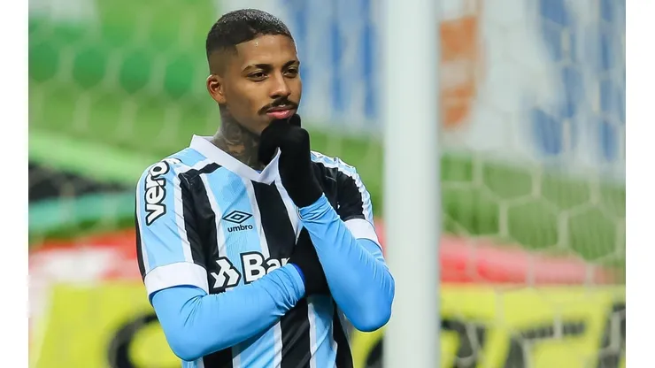 Pedro H. Tesch/AGIF - Jean Pyerre comemorando gol pelo Grêmio