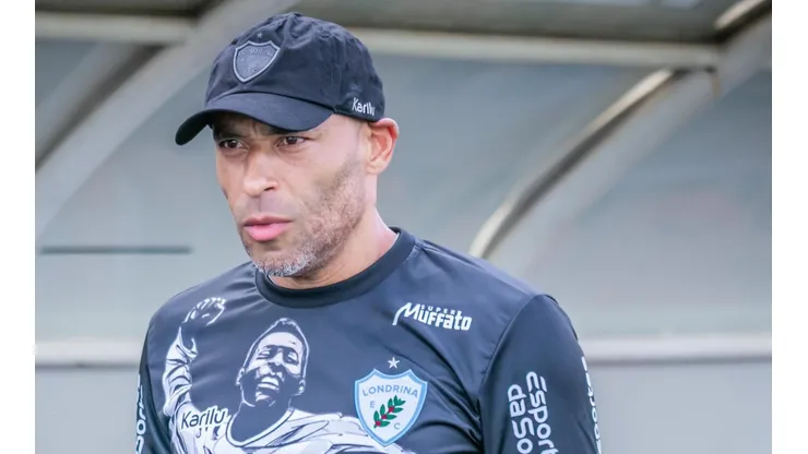 Fernando Teramatsu/AGIF. Edinho volta atrás e segue como treinador do Londrina