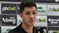 Barbieri destaca evolução do Vasco e aponta ‘culpado’ por isso