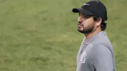 Foto: Marcello Zambrana/AGIF - Arthur Elias perdeu mais um jogador no elenco do Corinthians