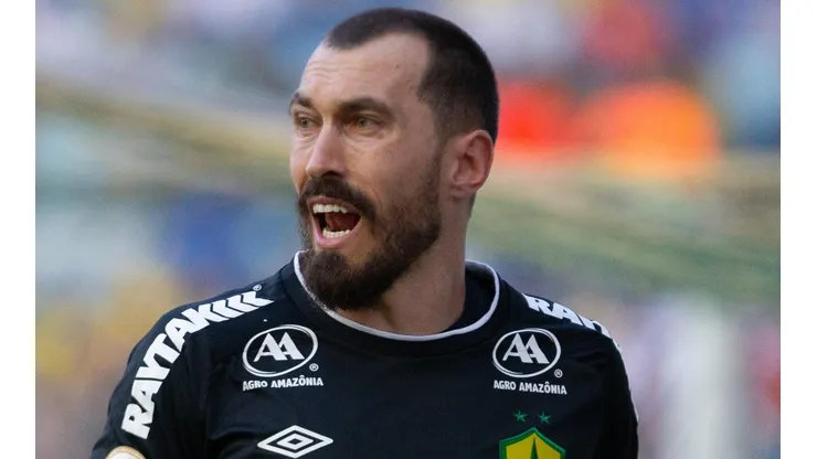 Walter atinge feito pelo Cuiabá e vê recorde histórico à caminho