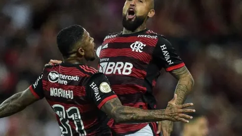 Marinho e Vidal comemoram gol do Flamengo - Foto: Marcelo Cortes/CRF