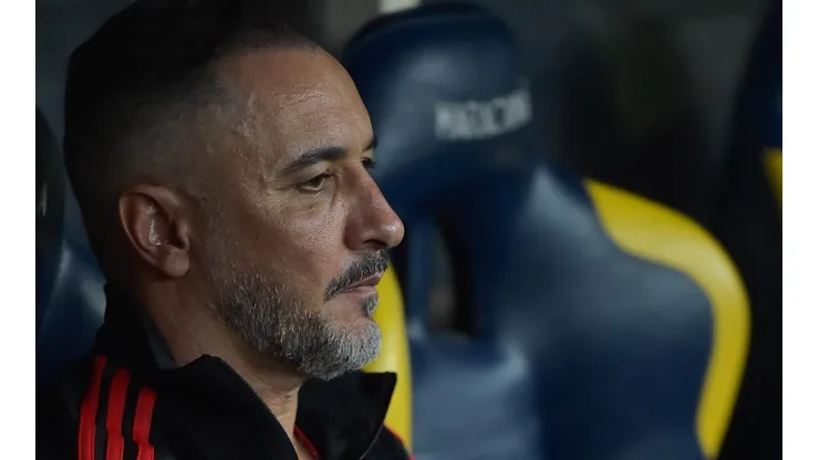 Bastidores do Flamengo 'pegam fogo' e Vítor Pereira é surpreendido