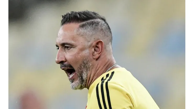 - Vítor Pereira