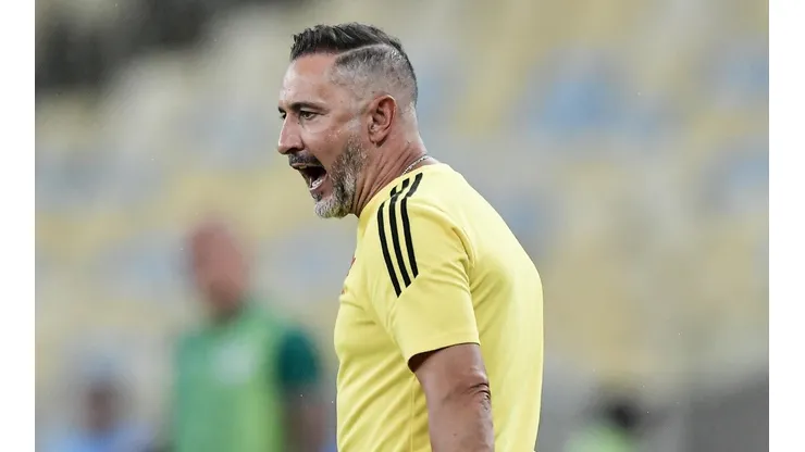 Foto: Thiago Ribeiro/AGIF - Vítor Pereira: técnico foi rebatido por torcedores do Flamengo