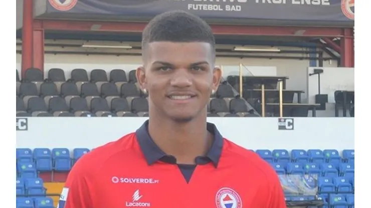 Foto: Divulgação clube - Mateus Sarará estreia em Portugal