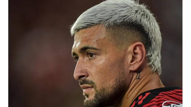 “Substituto de Arrascaeta”; Torcida faz campanha para contratação de jogador europeu