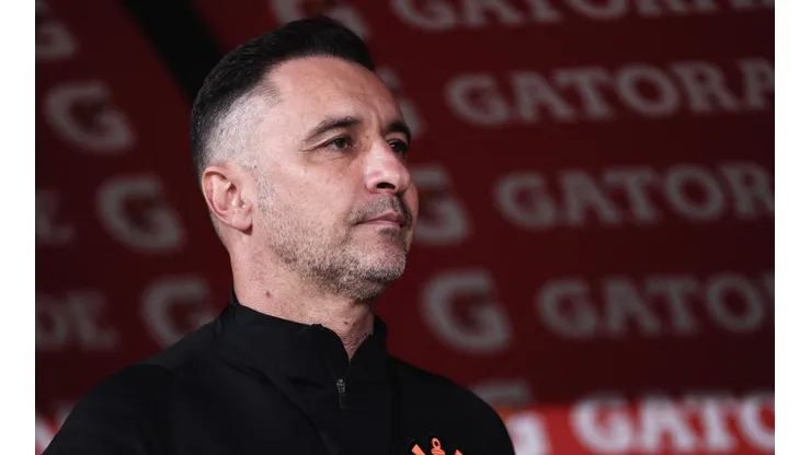 Foto: Ettore Chiereguini/AGIF - Vítor Pereira: técnico pediu a contratação de defensor no Corinthians