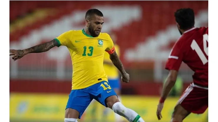 Daniel Alves continua preso em um centro de detenção na Espanha