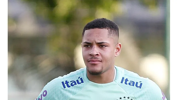 Foto: Rafael Ribeiro/CBF - Colega de Vitor Roque perde jogo do Brasil