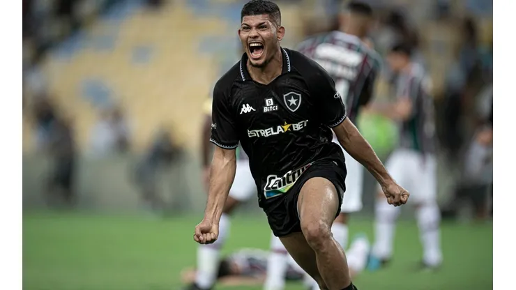 Jorge Rodrigues/AGIF - Negociação com Erison é exposta no Botafogo
