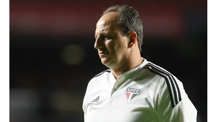Rogério Ceni está sendo criticado no São Paulo - Foto: Marcello Zambrana/AGIF