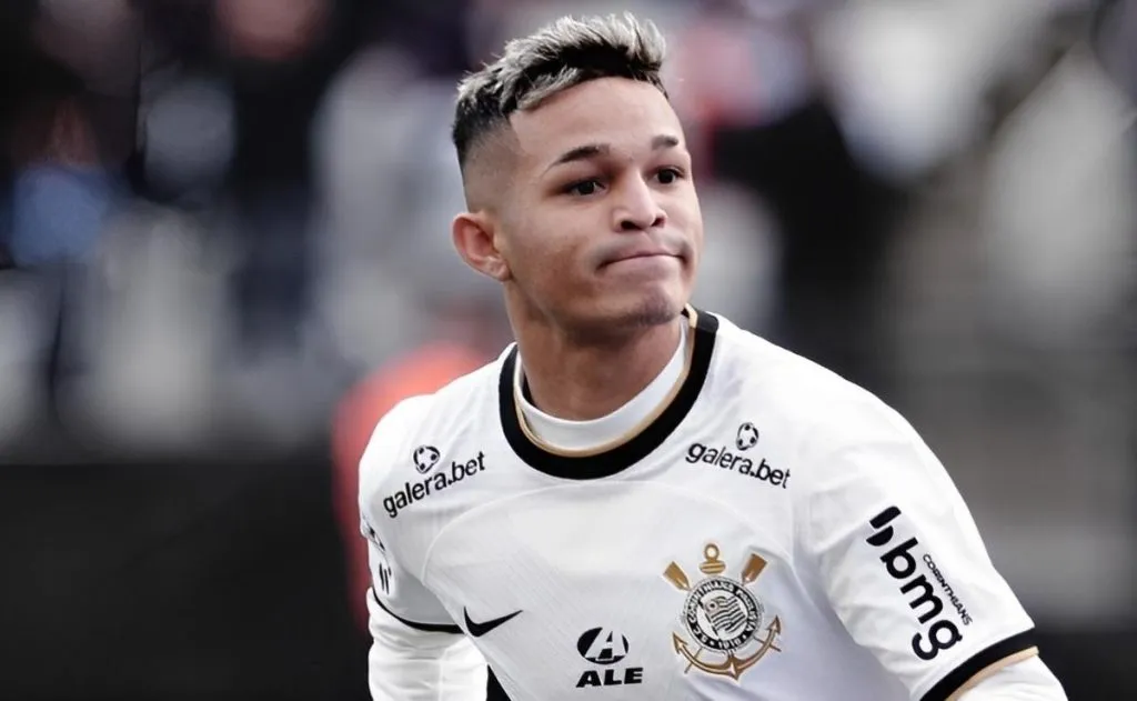 Foto: Ettore Chiereguini/AGIF – Adson nos tempos de Coringão.