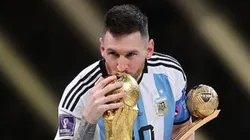 Messi com a taça da Copa do Mundo