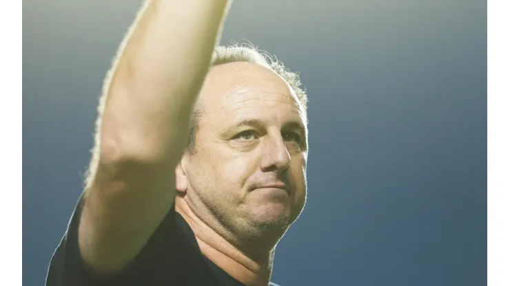 Ceni manda a real e admite erro da diretoria após derrota em clássico