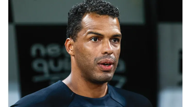 Foto: Marcello Zambrana/AGIF - Fernando Lázaro: técnico saiu em defesa de jogador do Corinthians