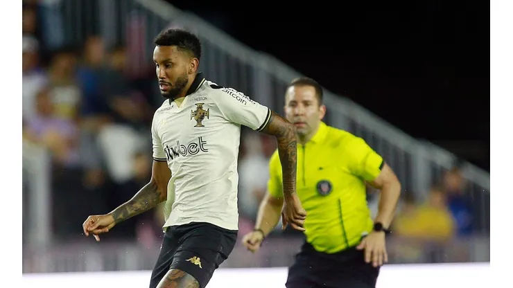 Foto: Daniel Ramalho/Vasco da Gama - Jair em ação contra o Inter Miami (EUA).