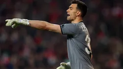Foto: Catherine Ivill/Getty Images - Léo em ação com a camisa do Lille, da França.