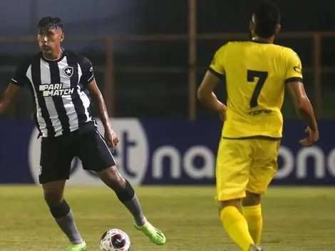 Luís Castro manda a real sobre estreia de Segovia no Botafogo